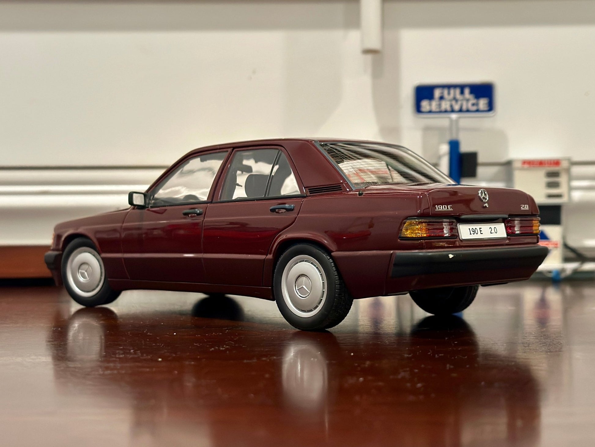 AUTOart Mercedes Benz 190E 2.0 Barolo Red 1/18 Scale Diecast Model Car - Product Image