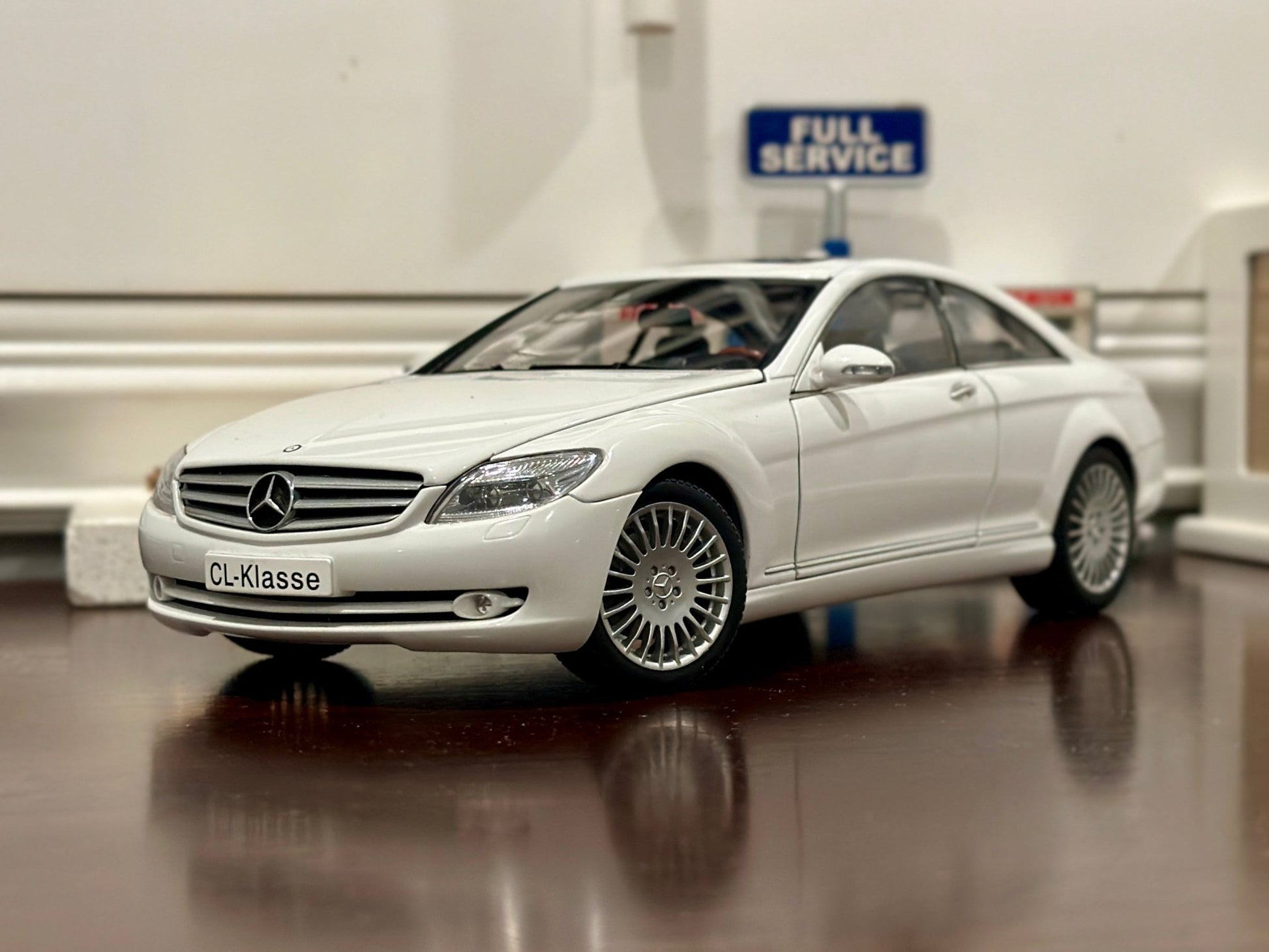 AUTOart Mercedes Benz CL-Class White 1/18 Scale Diecast Model Car - Product Image