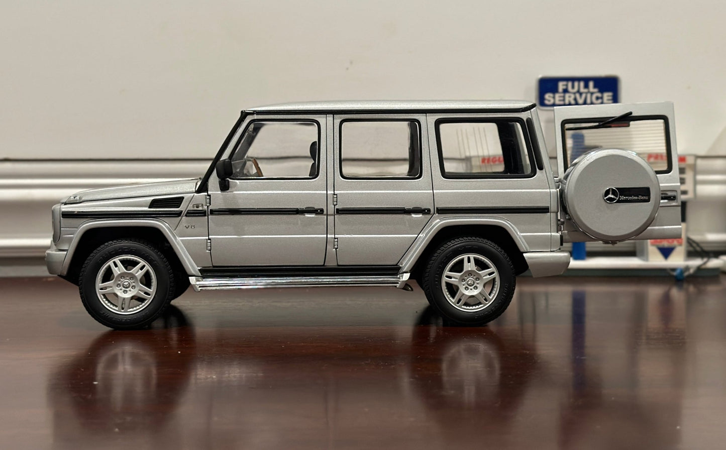 AUTOart Mercedes Benz G-Class Silver 1/18 Scale Diecast Model Car - Product Image