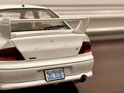 AUTOart Mitsubishi Lancer Evo VII 7 Street Car White 1/18 Scale Diecast Model Car - Product Image