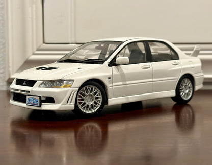 AUTOart Mitsubishi Lancer Evo VII 7 Street Car White 1/18 Scale Diecast Model Car - Product Image