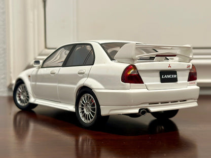AUTOart Mitsubishi Lancer Evolution V/VI Street Car White 1/18 Scale Diecast Model Car - Product Image