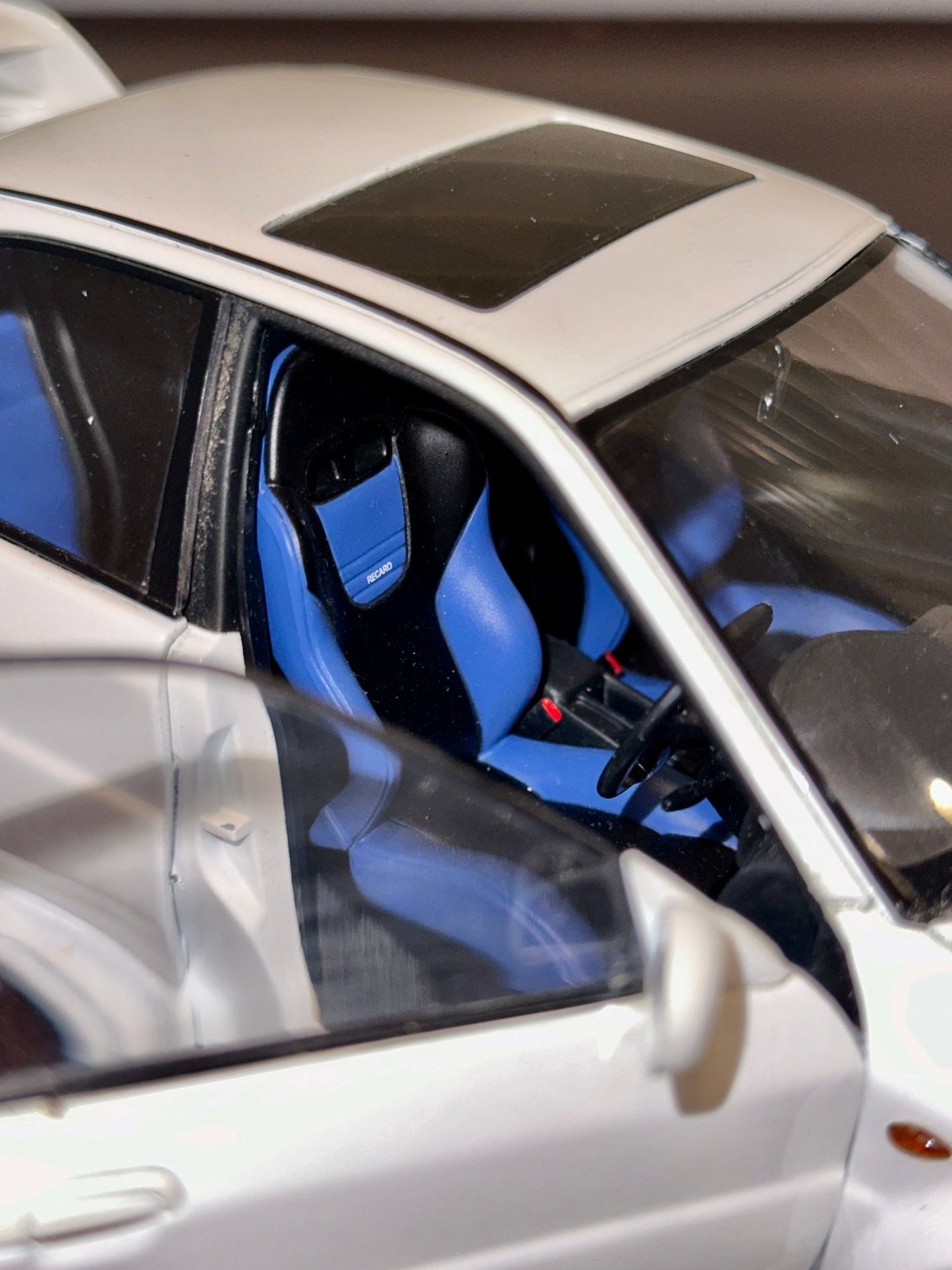 AUTOart Mitsubishi Lancer Evolution V/VI Street Car White 1/18 Scale Diecast Model Car - Product Image