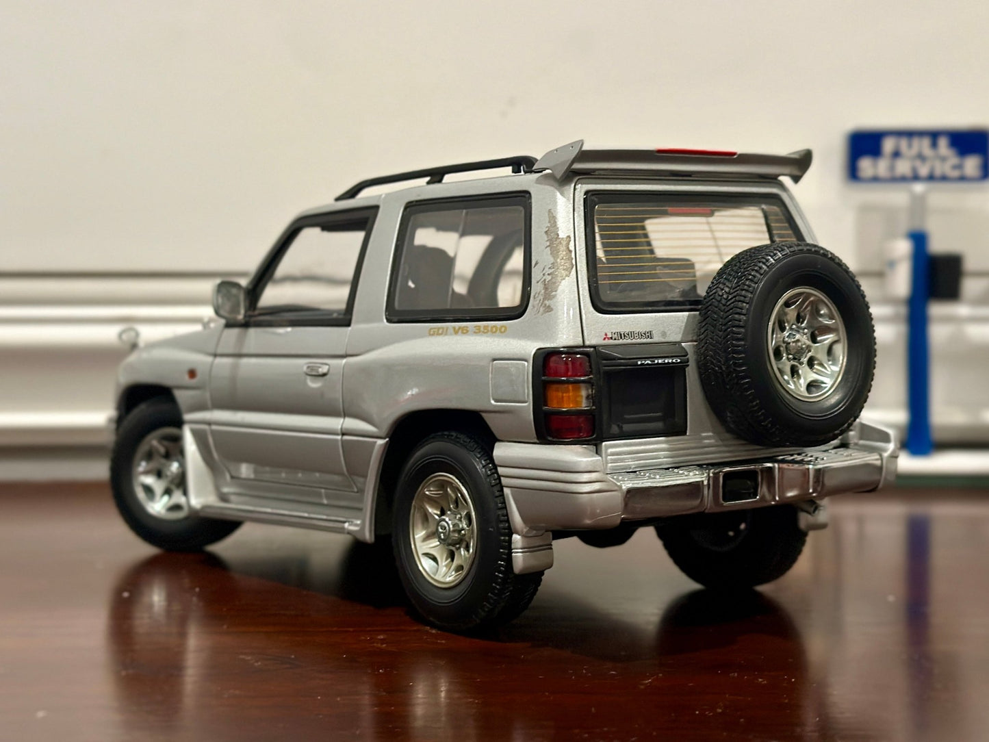 AUTOart Mitsubishi Pajero Silver 1/18 Scale Diecast Model Car - Product Image