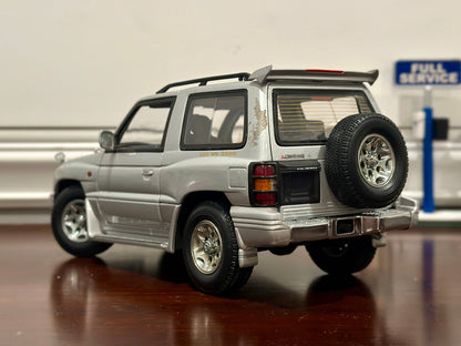 AUTOart Mitsubishi Pajero Silver 1/18 Scale Diecast Model Car - Product Image
