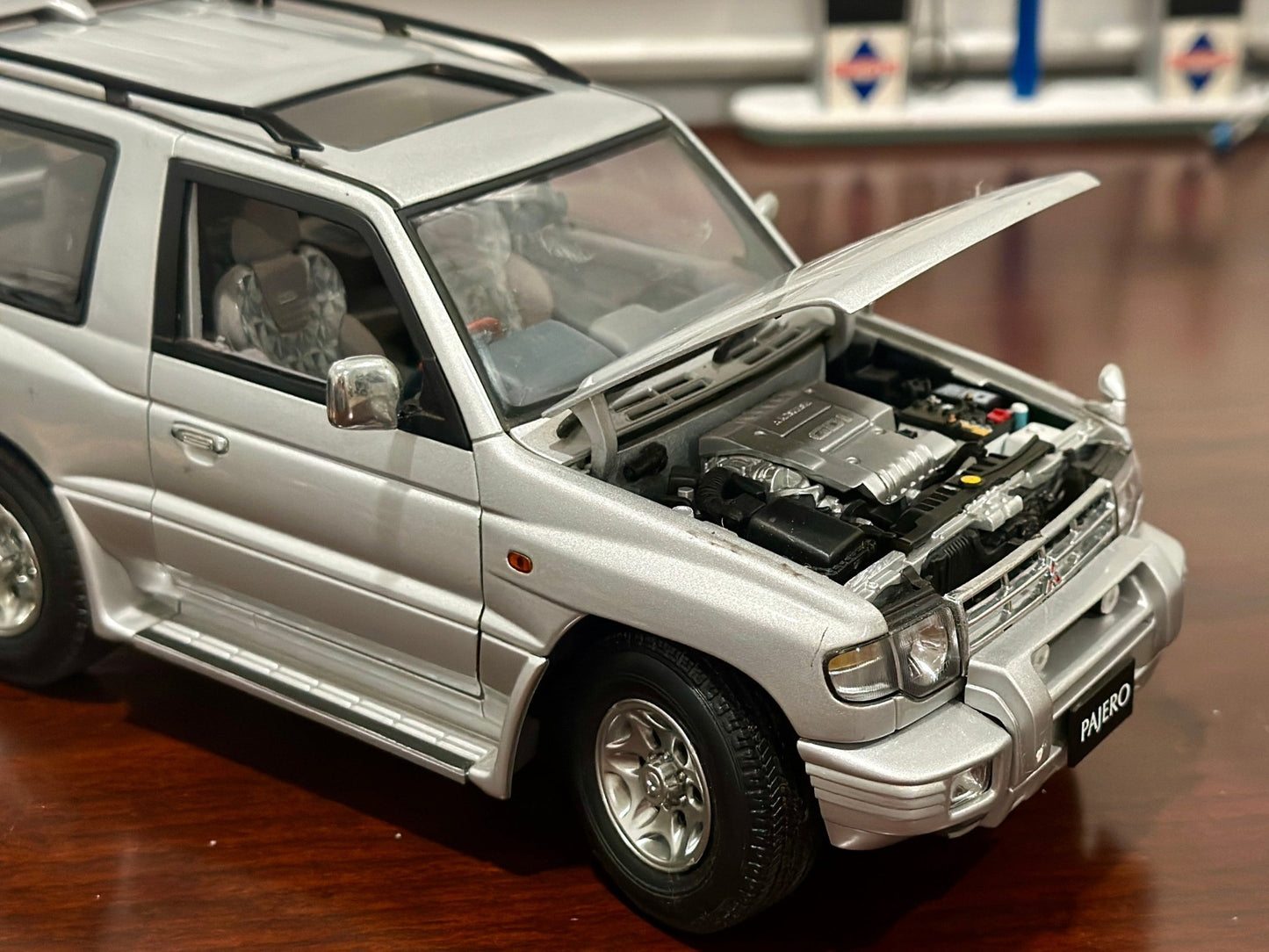 AUTOart Mitsubishi Pajero Silver 1/18 Scale Diecast Model Car - Product Image