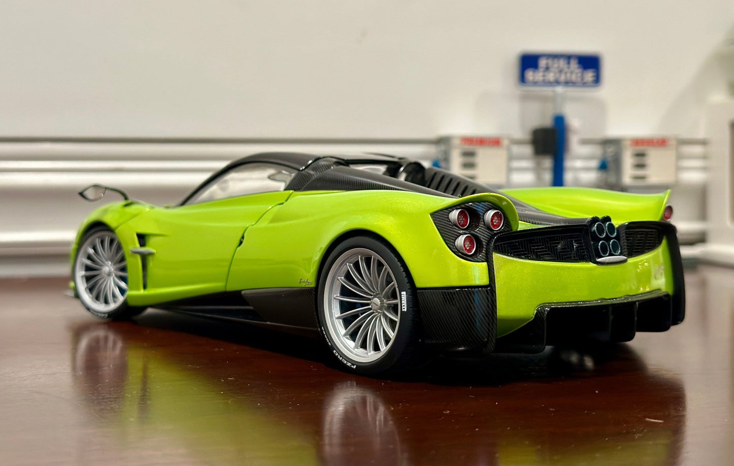 AUTOart Pagani Huayra Roadster 'Verde Firenze' Green 1/18 Scale Diecast Model Car | In Box - Product Image