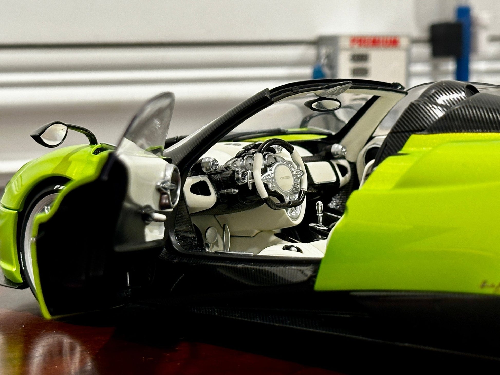 AUTOart Pagani Huayra Roadster 'Verde Firenze' Green 1/18 Scale Diecast Model Car | In Box - Product Image