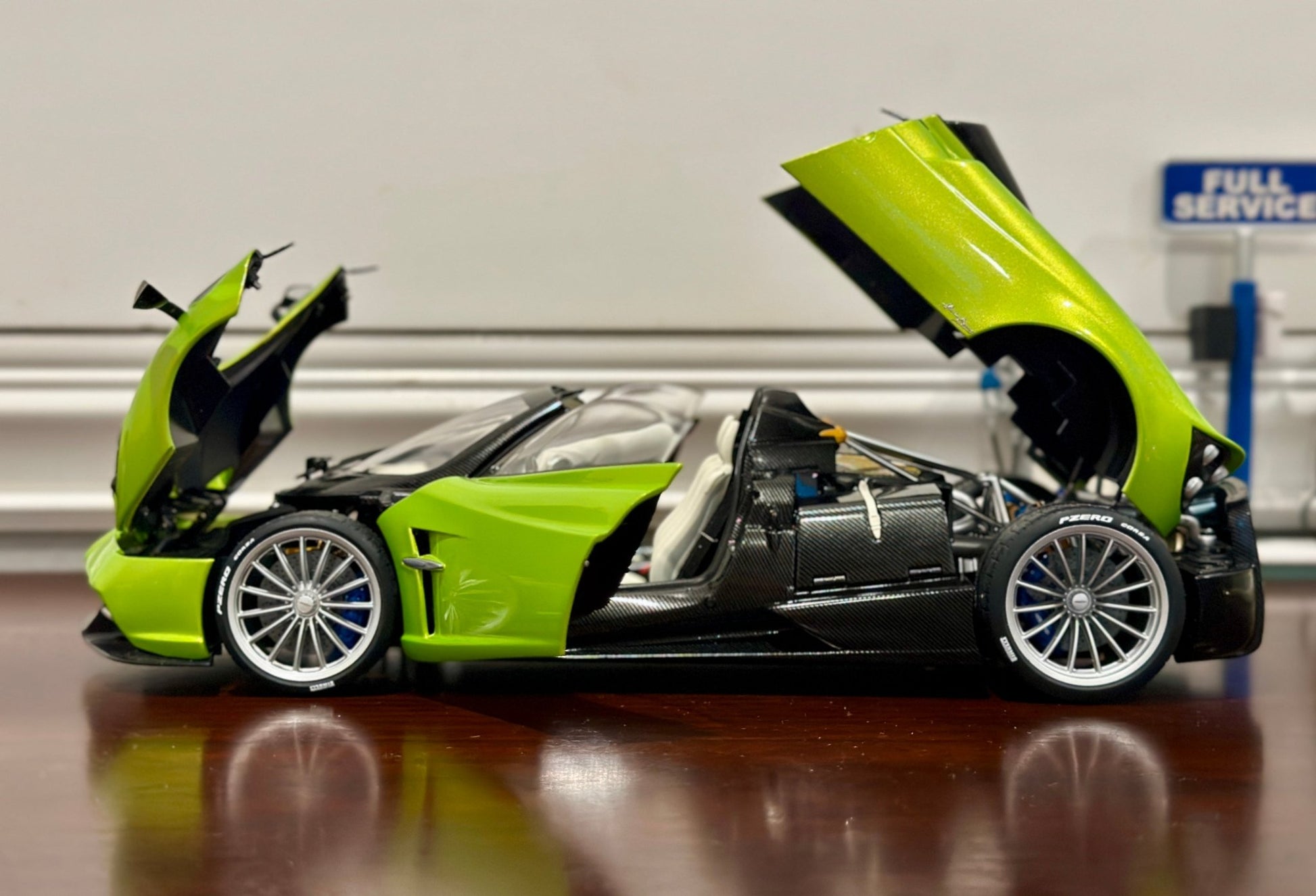 AUTOart Pagani Huayra Roadster 'Verde Firenze' Green 1/18 Scale Diecast Model Car | In Box - Product Image