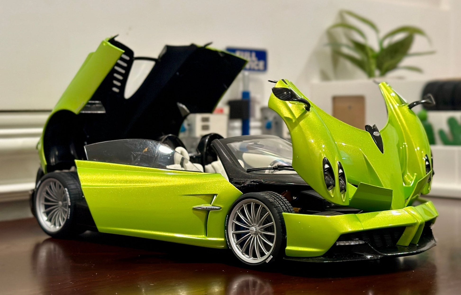 AUTOart Pagani Huayra Roadster 'Verde Firenze' Green 1/18 Scale Diecast Model Car | In Box - Product Image