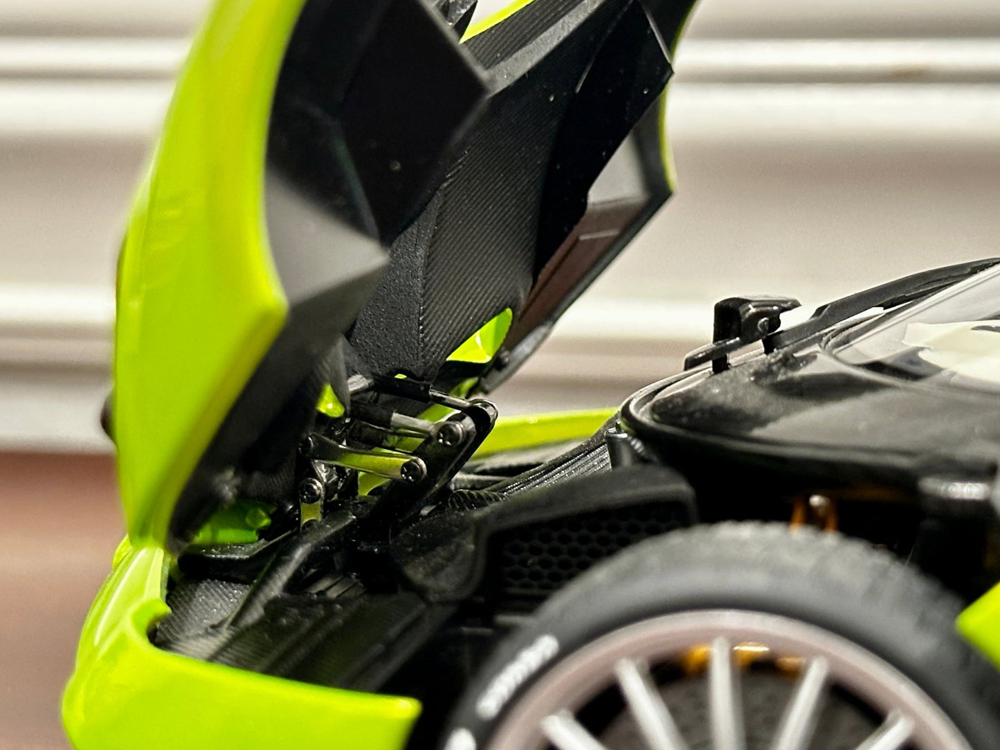 AUTOart Pagani Huayra Roadster 'Verde Firenze' Green 1/18 Scale Diecast Model Car | In Box - Product Image