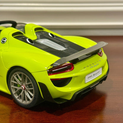 AUTOart Porsche 918 Spyder 'Weissach Package' Acid Green 1/18 Scale Diecast Model Car | In Box - Product Image