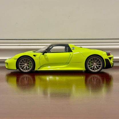 AUTOart Porsche 918 Spyder 'Weissach Package' Acid Green 1/18 Scale Diecast Model Car | In Box - Product Image