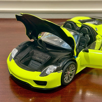 AUTOart Porsche 918 Spyder 'Weissach Package' Acid Green 1/18 Scale Diecast Model Car | In Box - Product Image