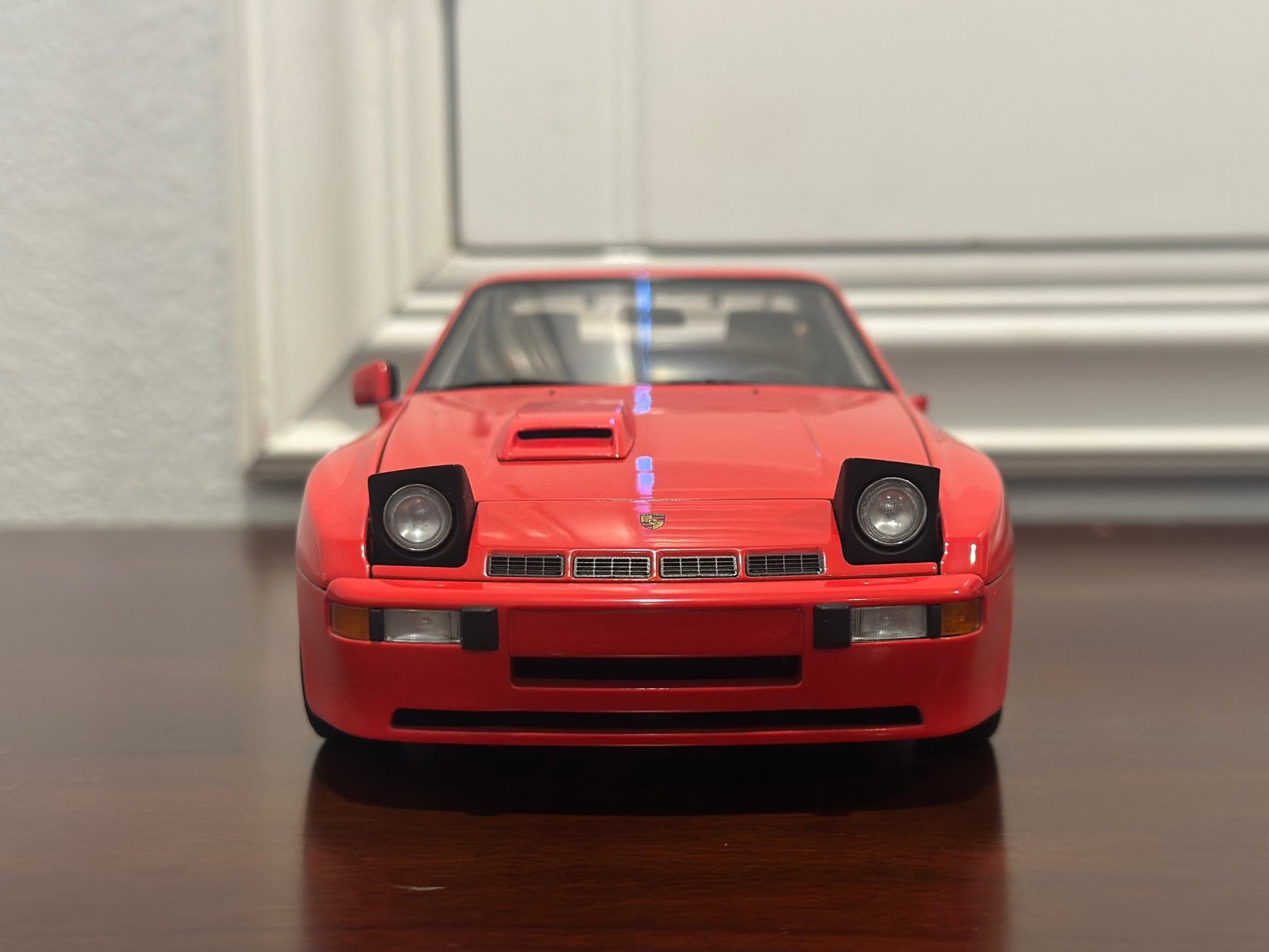 AUTOart Porsche 924 Turbo Guards Red 1/18 Scale Diecast Model Car - Product Image