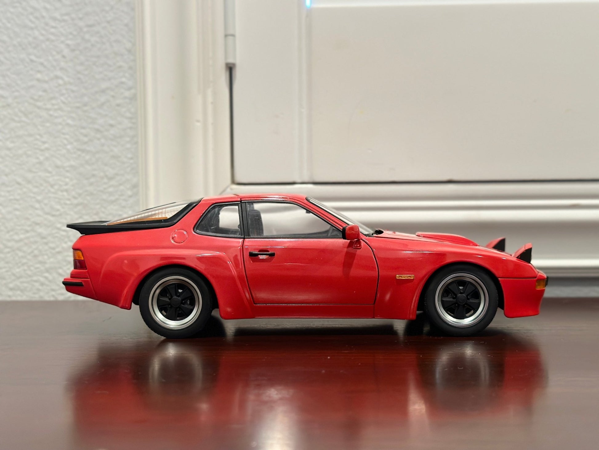 AUTOart Porsche 924 Turbo Guards Red 1/18 Scale Diecast Model Car - Product Image