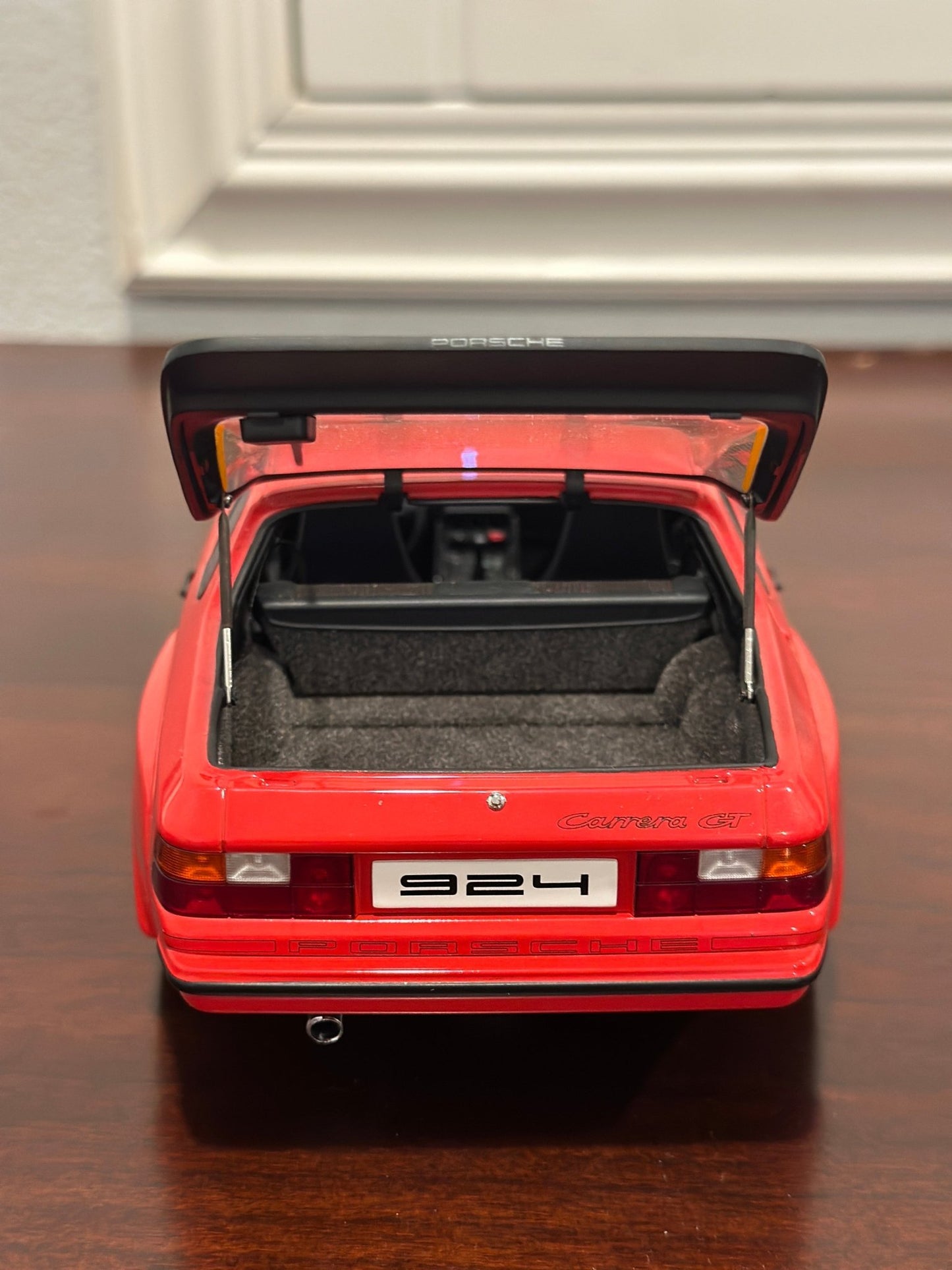 AUTOart Porsche 924 Turbo Guards Red 1/18 Scale Diecast Model Car - Product Image