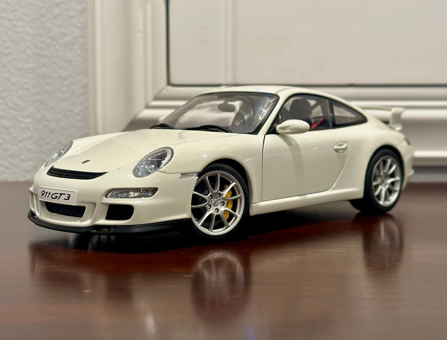 AUTOart Porsche 997 GT3 White 1/18 Scale Diecast Model Car - Product Image