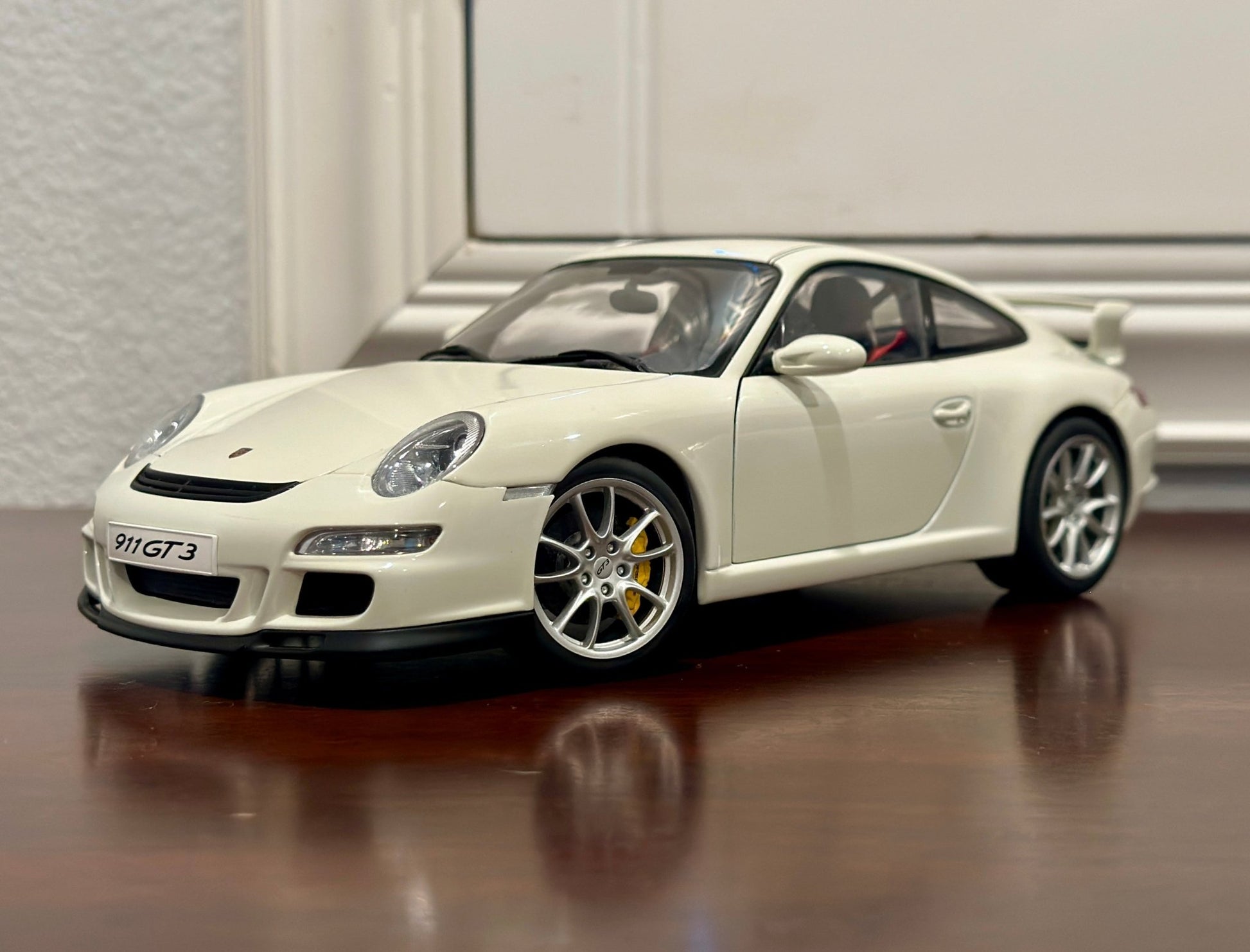 AUTOart Porsche 997 GT3 White 1/18 Scale Diecast Model Car - Product Image