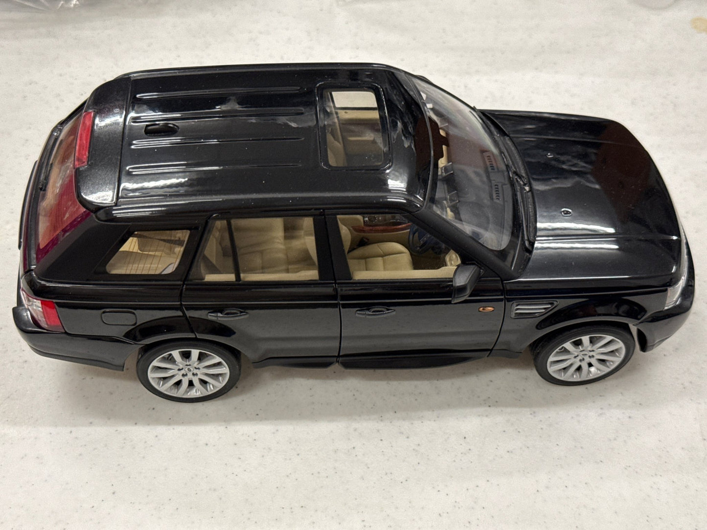 AUTOart Range Rover Sport Black 1/18 Scale Diecast Model Car - Product Image