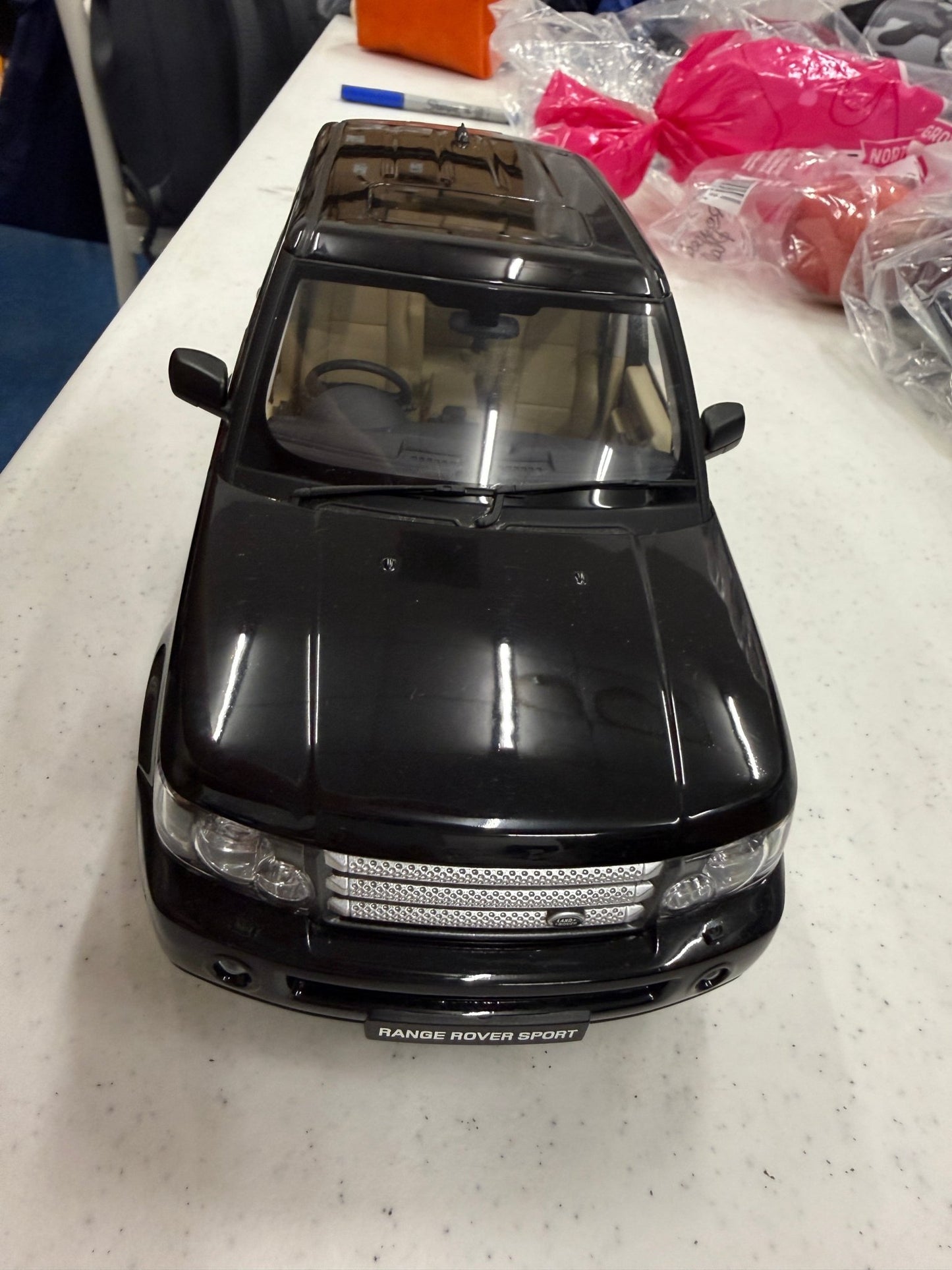 AUTOart Range Rover Sport Black 1/18 Scale Diecast Model Car - Product Image