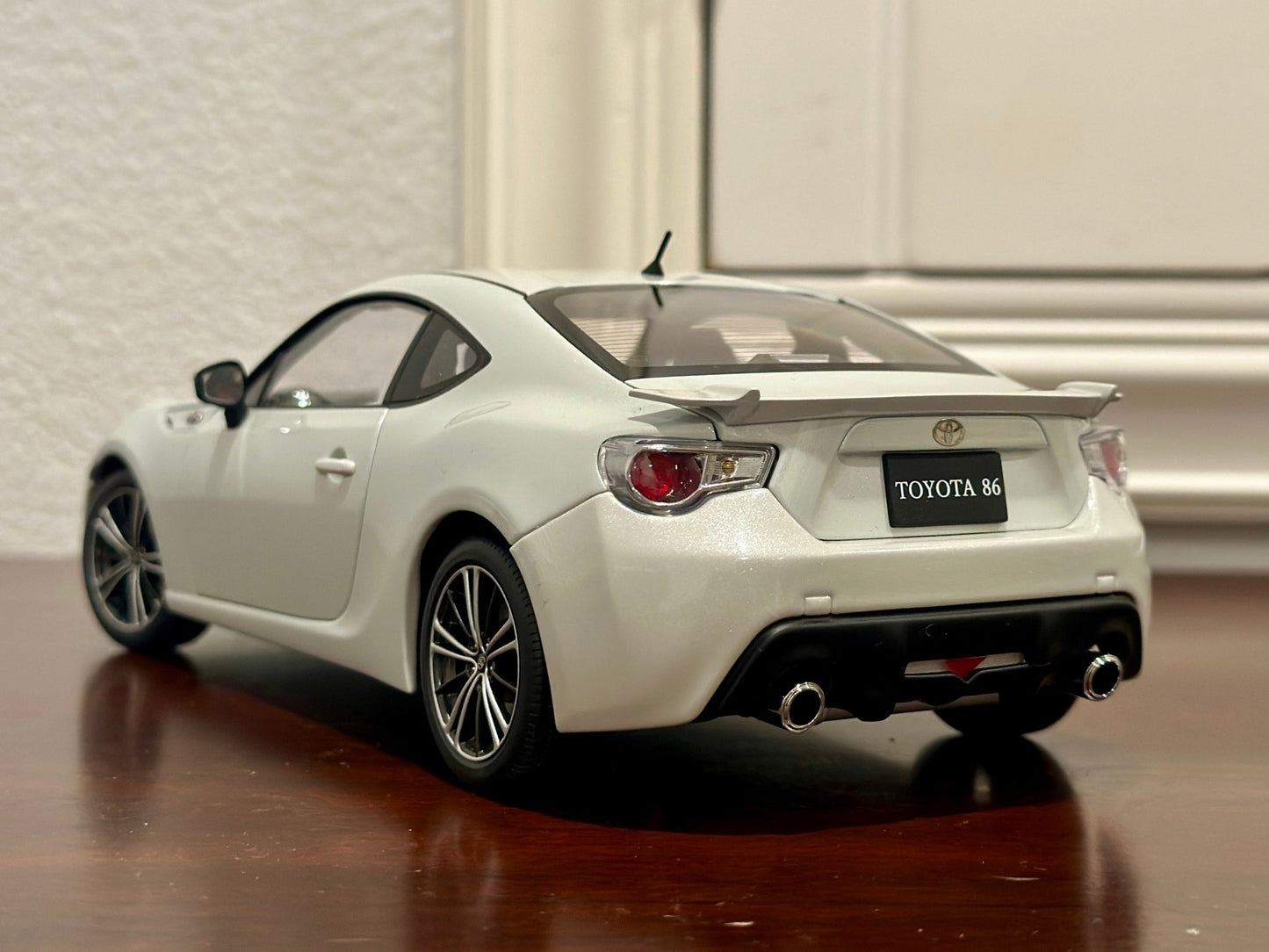 AUTOart Toyota GT86 White 1/18 Scale Diecast Model Car - Product Image