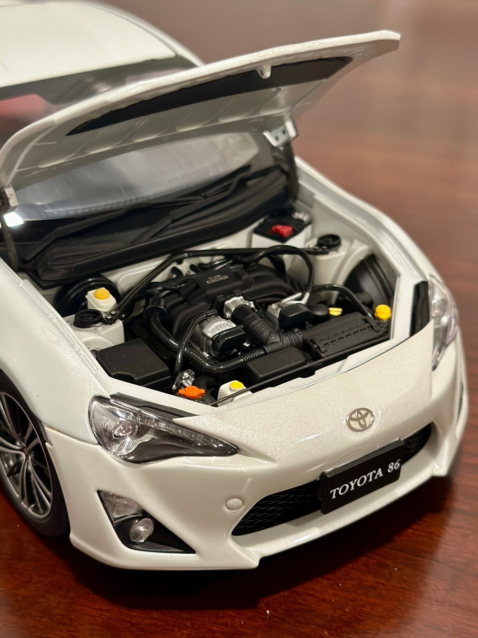 AUTOart Toyota GT86 White 1/18 Scale Diecast Model Car - Product Image