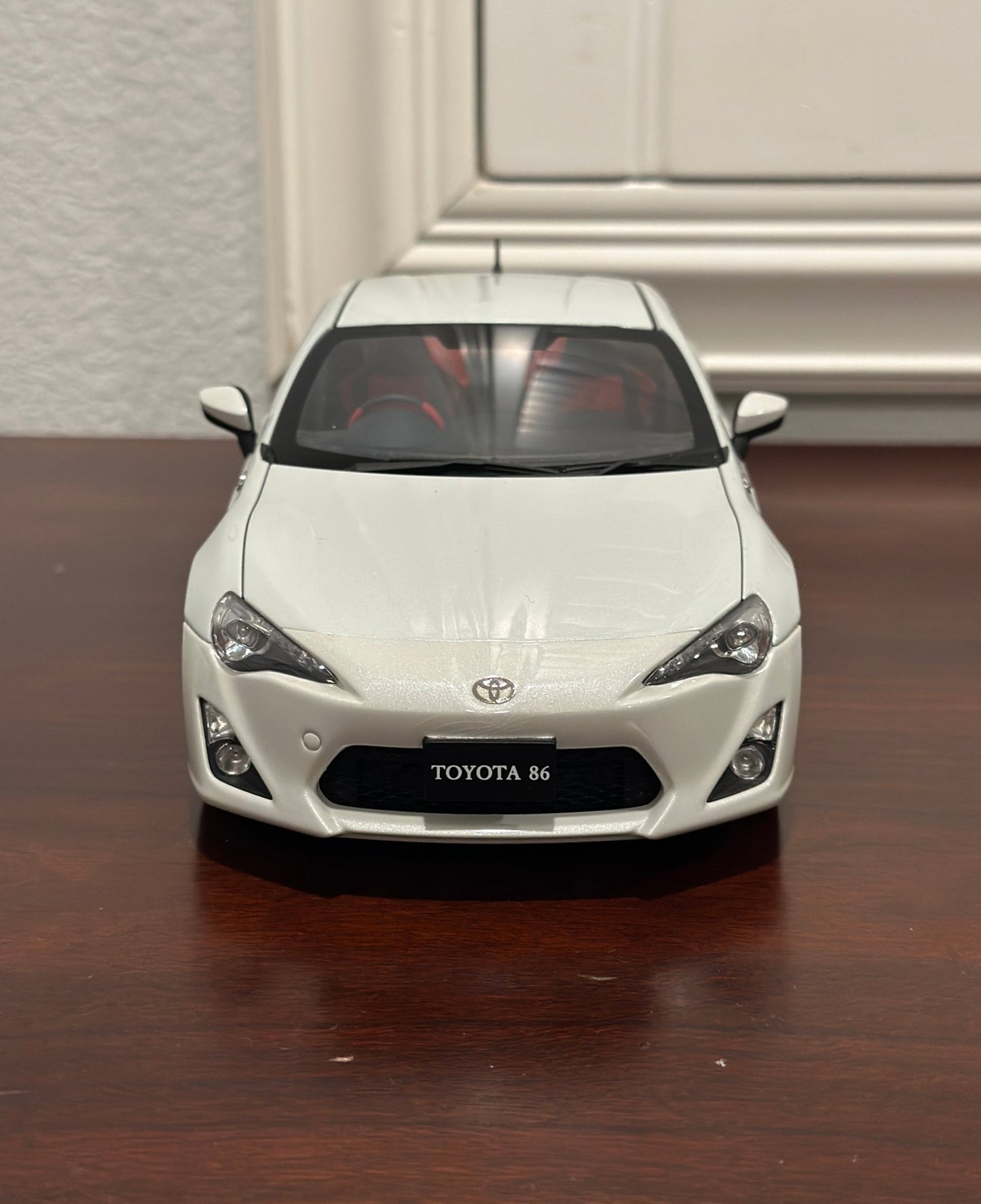 AUTOart Toyota GT86 White 1/18 Scale Diecast Model Car - Product Image