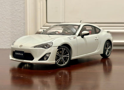 AUTOart Toyota GT86 White 1/18 Scale Diecast Model Car - Product Image