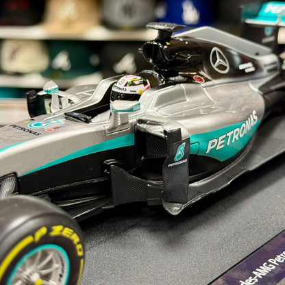 Bburago 1/18 Mercedes Benz AMG Petronas F1 FW07 Lewis Hamilton British GP | New - Product Image