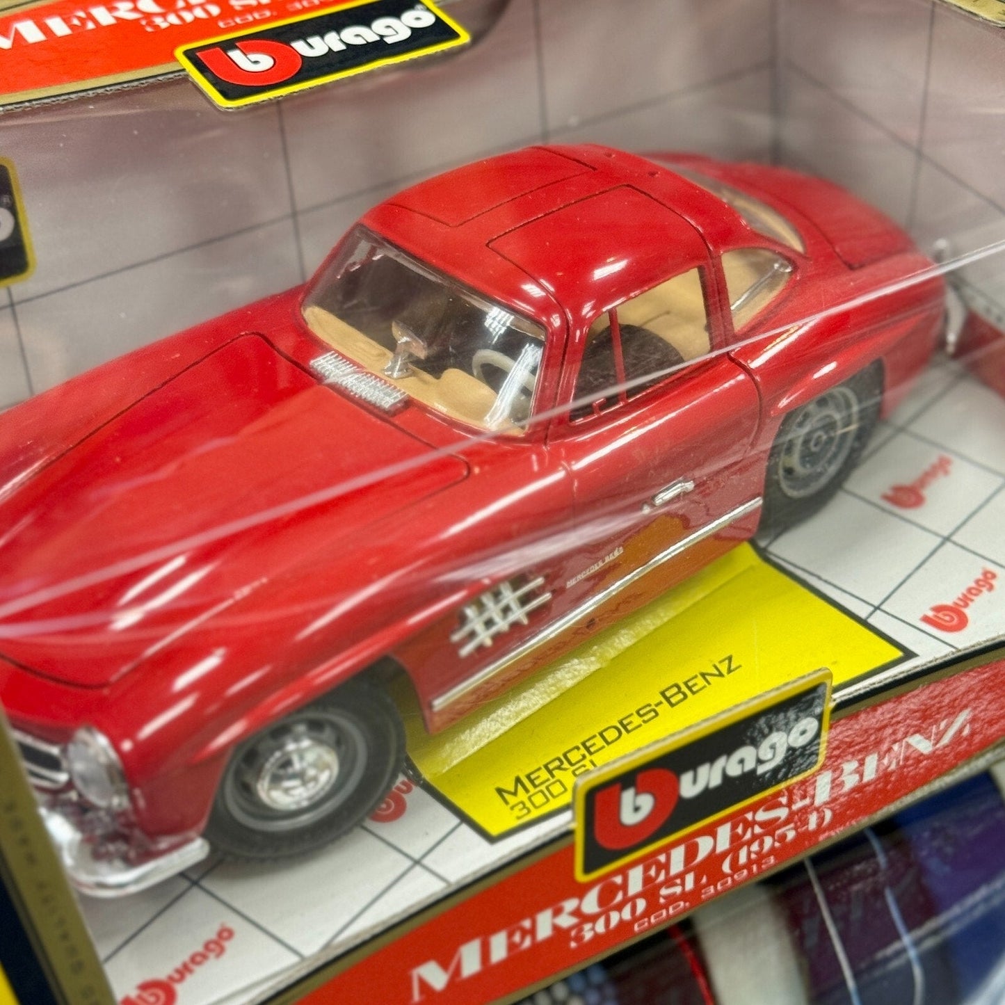 Bburago 1954 Mercedes Benz 300SL Red 1/18 Scale Diecast Model Car | New - Product Image