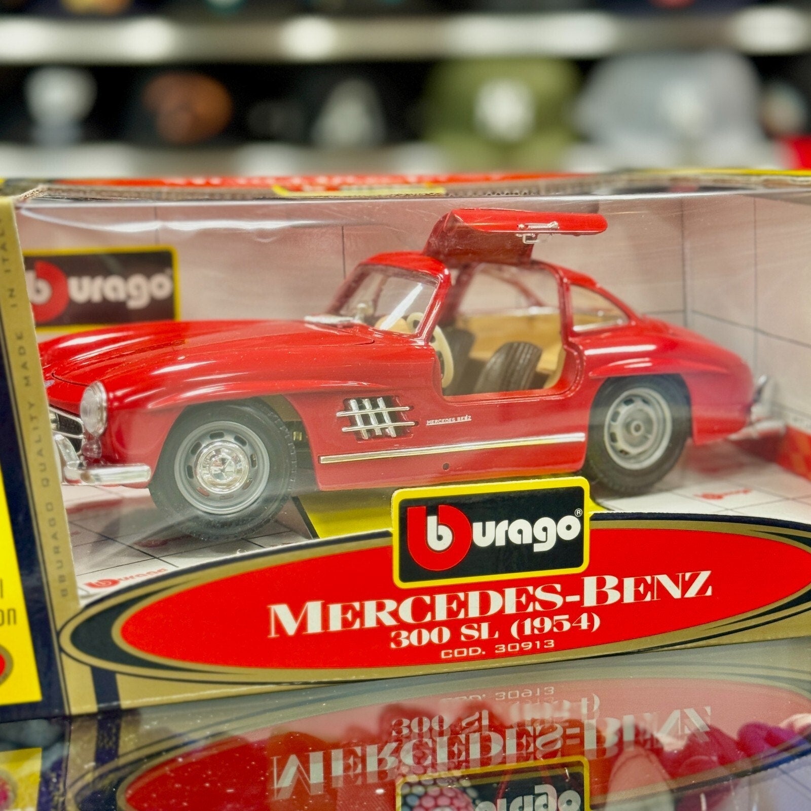 Bburago 1954 Mercedes Benz 300SL Red 1/18 Scale Diecast Model Car | New - Product Image