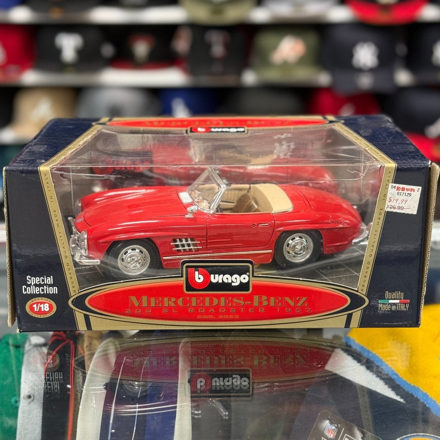 Bburago 1957 Mercedes 300SL Roadster Red 1/18 Scale Diecast Model Car | New - Product Image