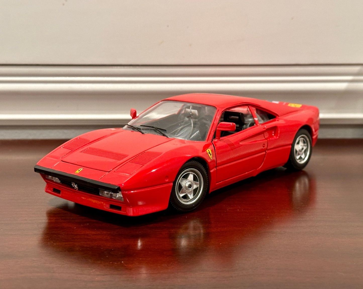 Bburago Ferrari 288 GTO Red/Black 1/18 Scale Diecast Model Car | New - Product Image