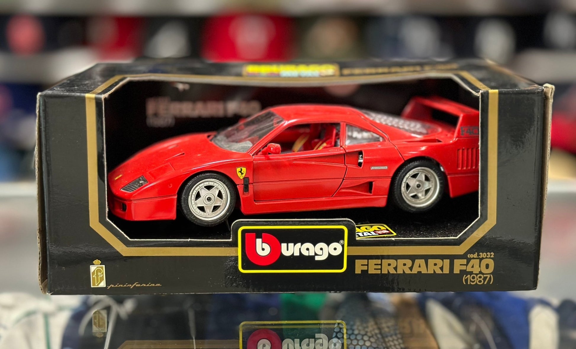 Bburago Ferrari F40 Red 1/18 Scale Diecast Model Car | New - Product Image