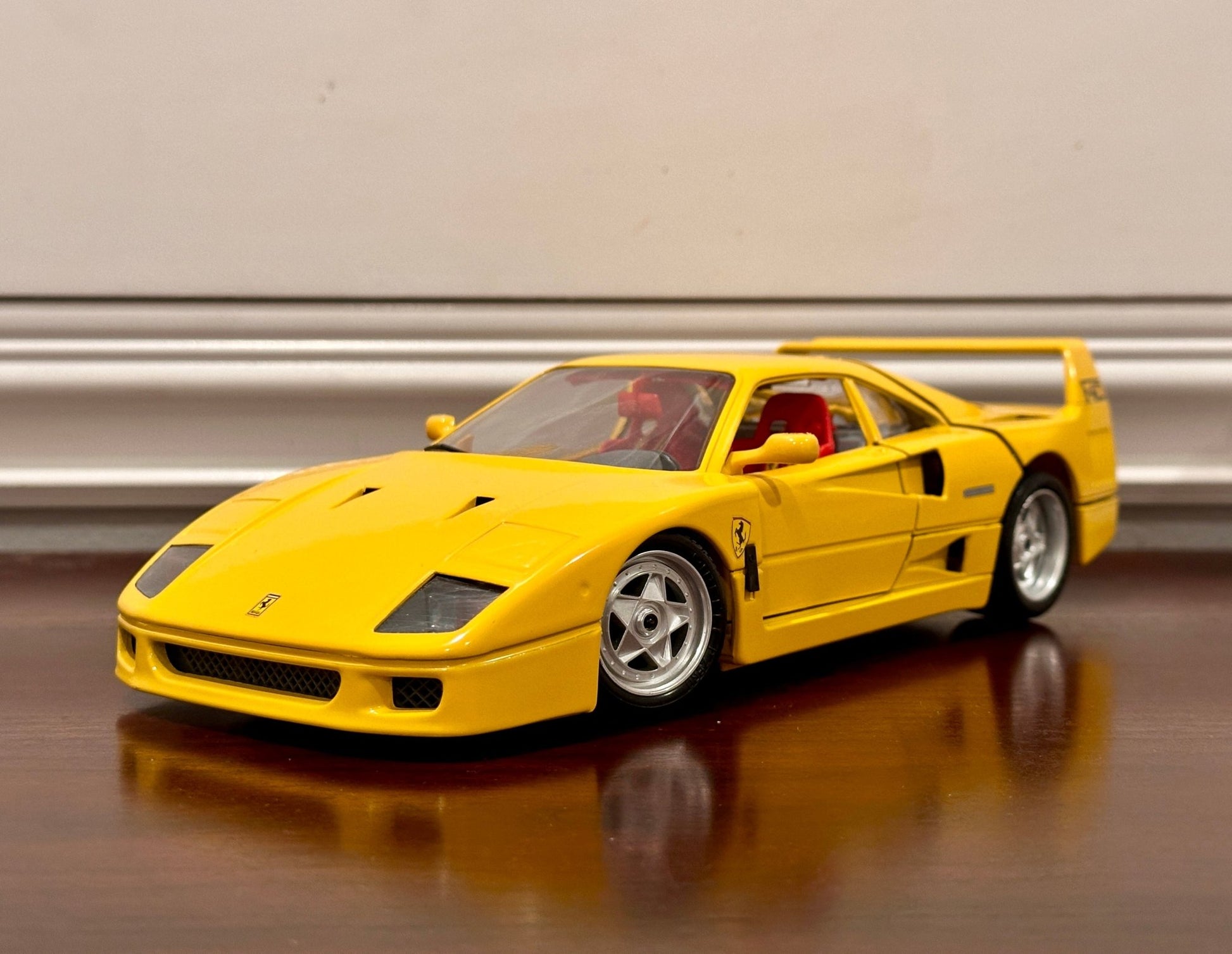 Bburago Ferrari F40 Yellow 1/18 Scale Diecast Model Car | New - Product Image