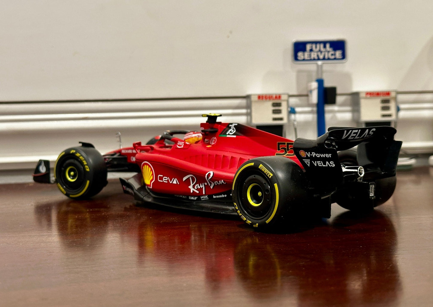 Bburago Ferrari Formula 1 'Carlos Sainz' 1/18 Scale Diecast Model F1 Car | New - Product Image
