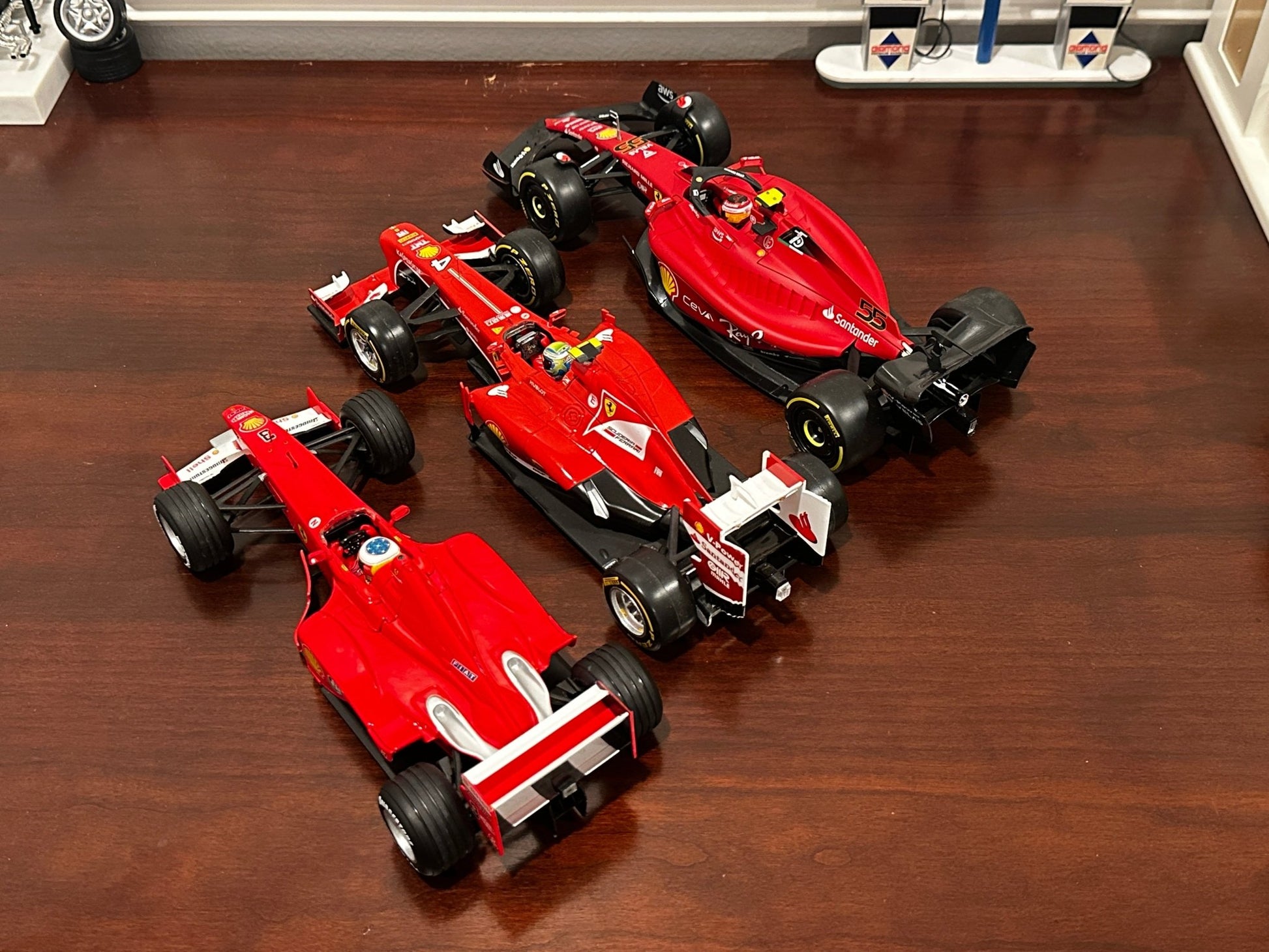 Bburago Ferrari Formula 1 'Carlos Sainz' 1/18 Scale Diecast Model F1 Car | New - Product Image