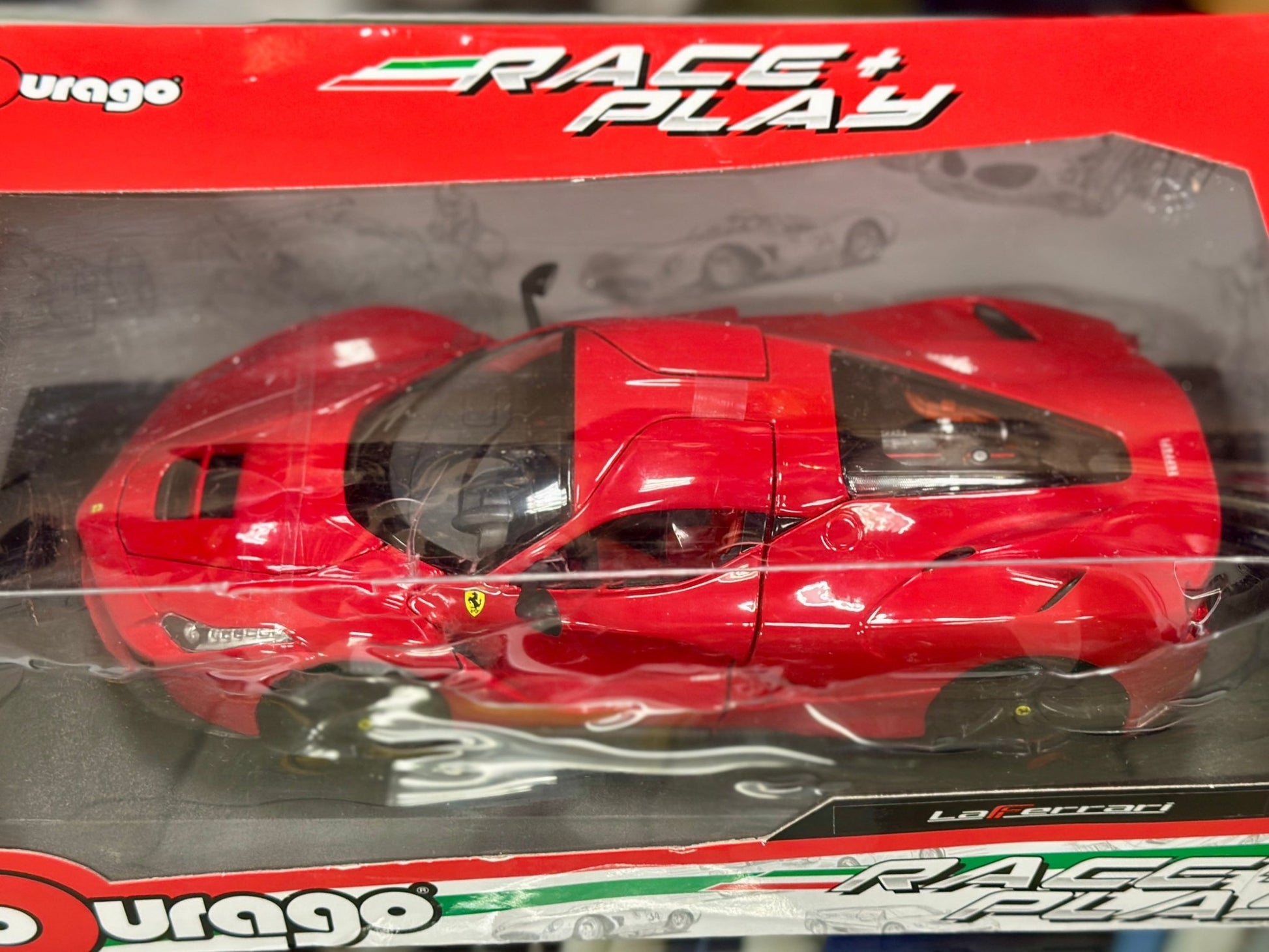 Bburago Ferrari LaFerrari Red 1/18 Scale Diecast Model Car | New - Product Image