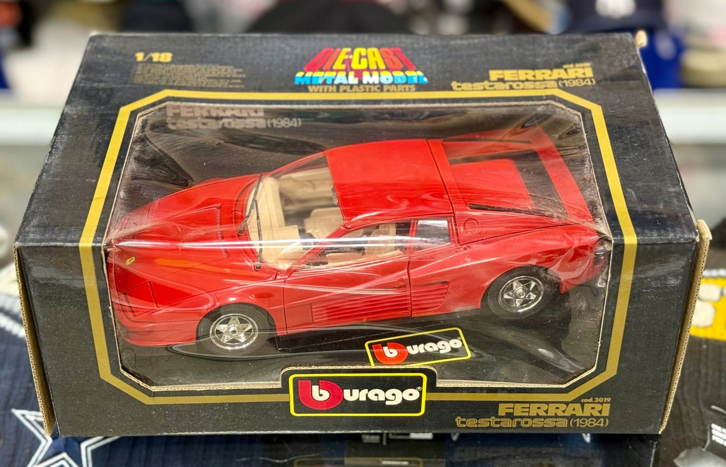 Bburago Ferrari Testarossa Red 1/18 Scale Diecast Model Car | New - Product Image
