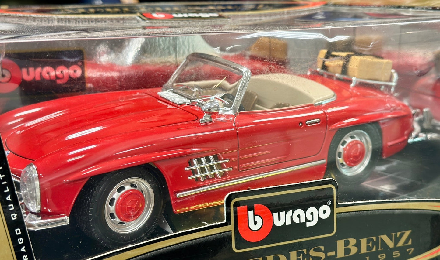 Bburago Mercedes Benz 300SL Roadster Red 1/18 Scale Diecast Model Car - Product Image