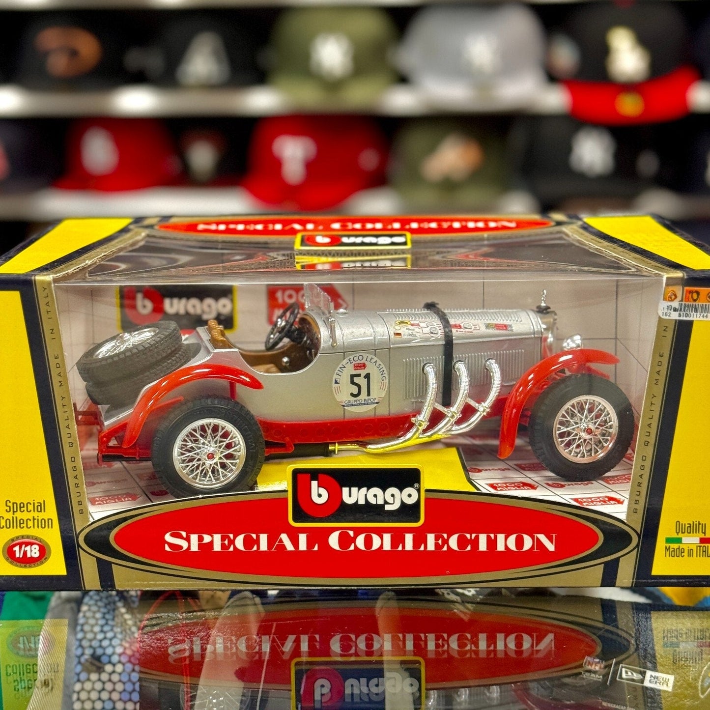 Bburago Mercedes Benz SSKL Silver w/ Red 1/18 Scale Diecast Model Car | New - Product Image