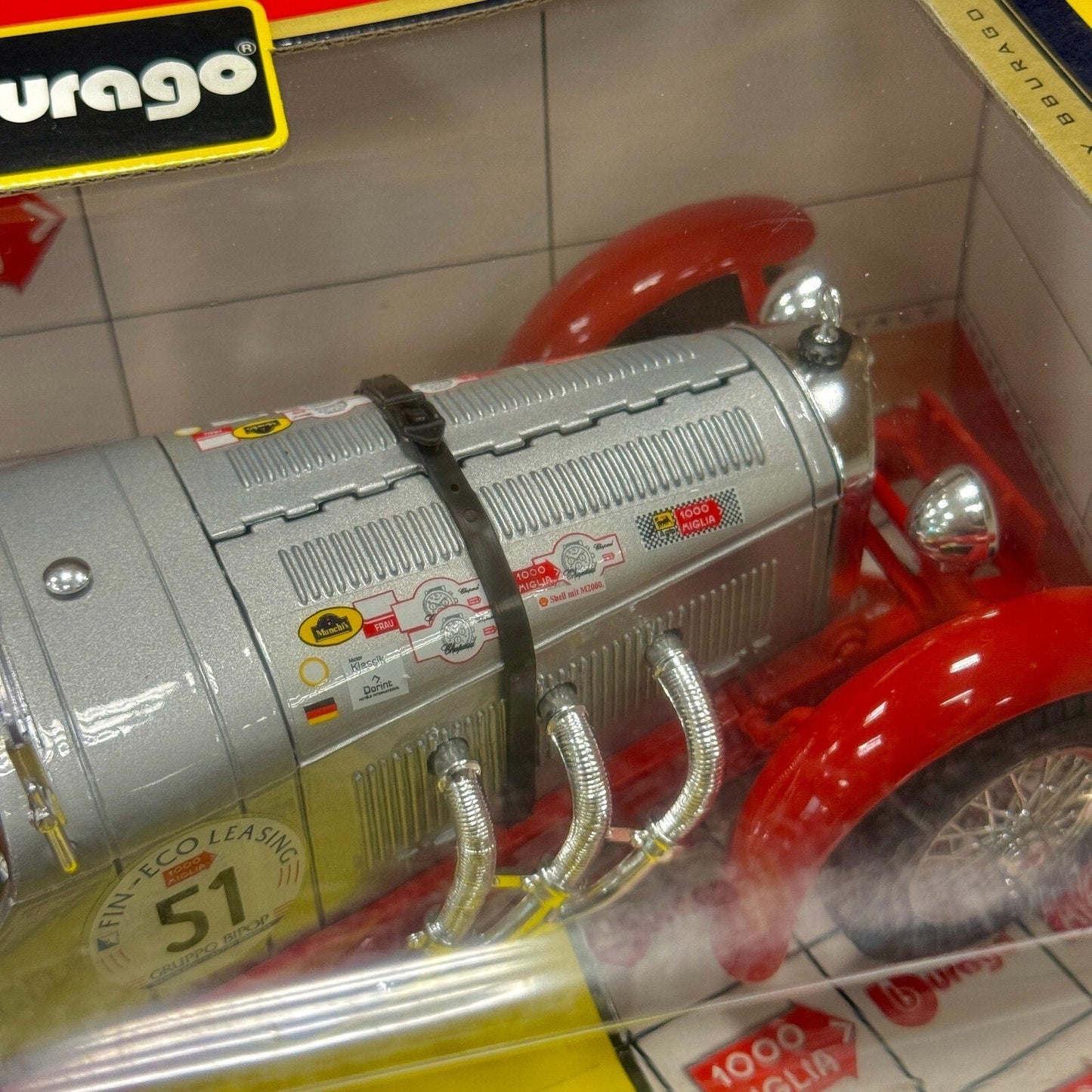 Bburago Mercedes Benz SSKL Silver w/ Red 1/18 Scale Diecast Model Car | New - Product Image
