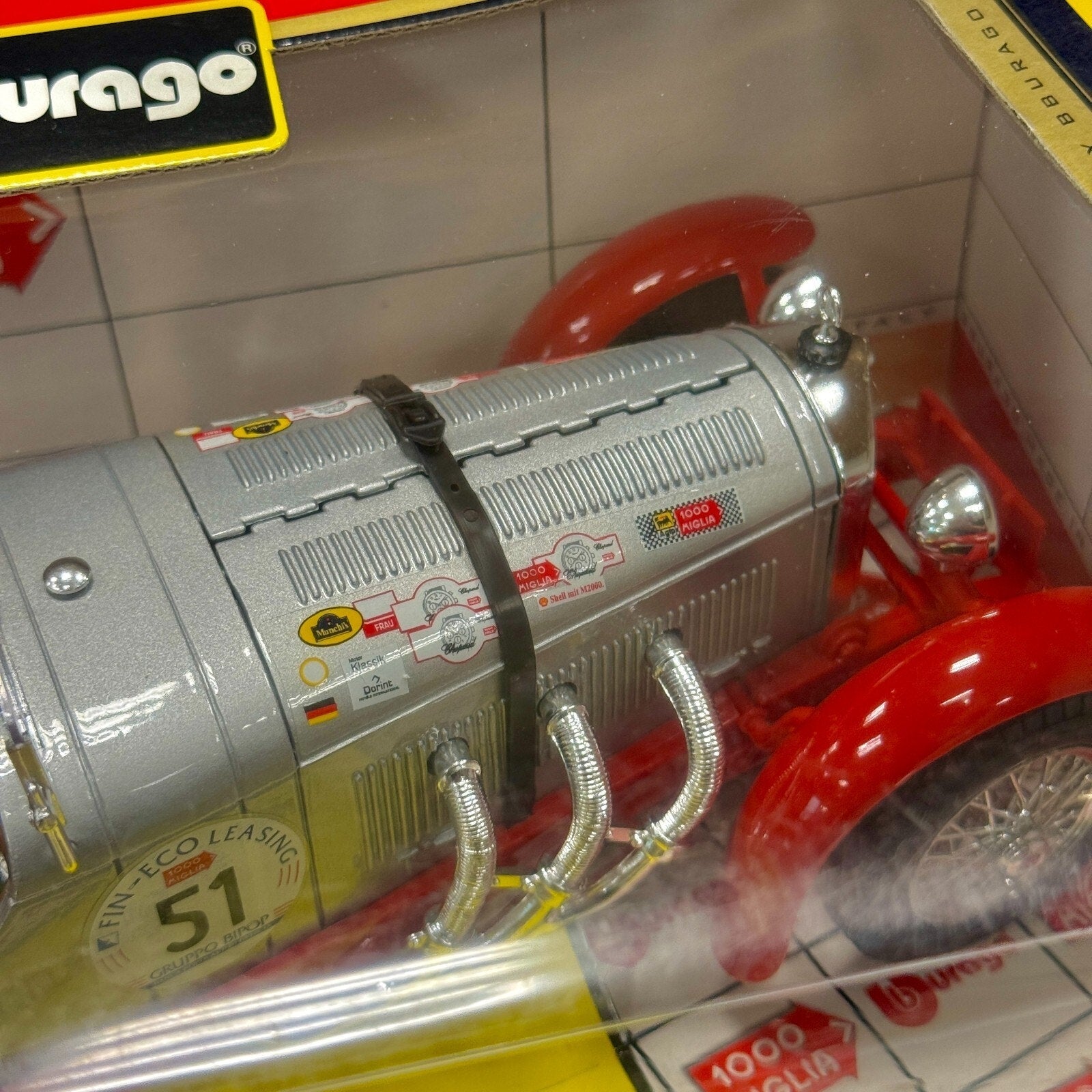 Bburago Mercedes Benz SSKL Silver w/ Red 1/18 Scale Diecast Model Car | New - Product Image