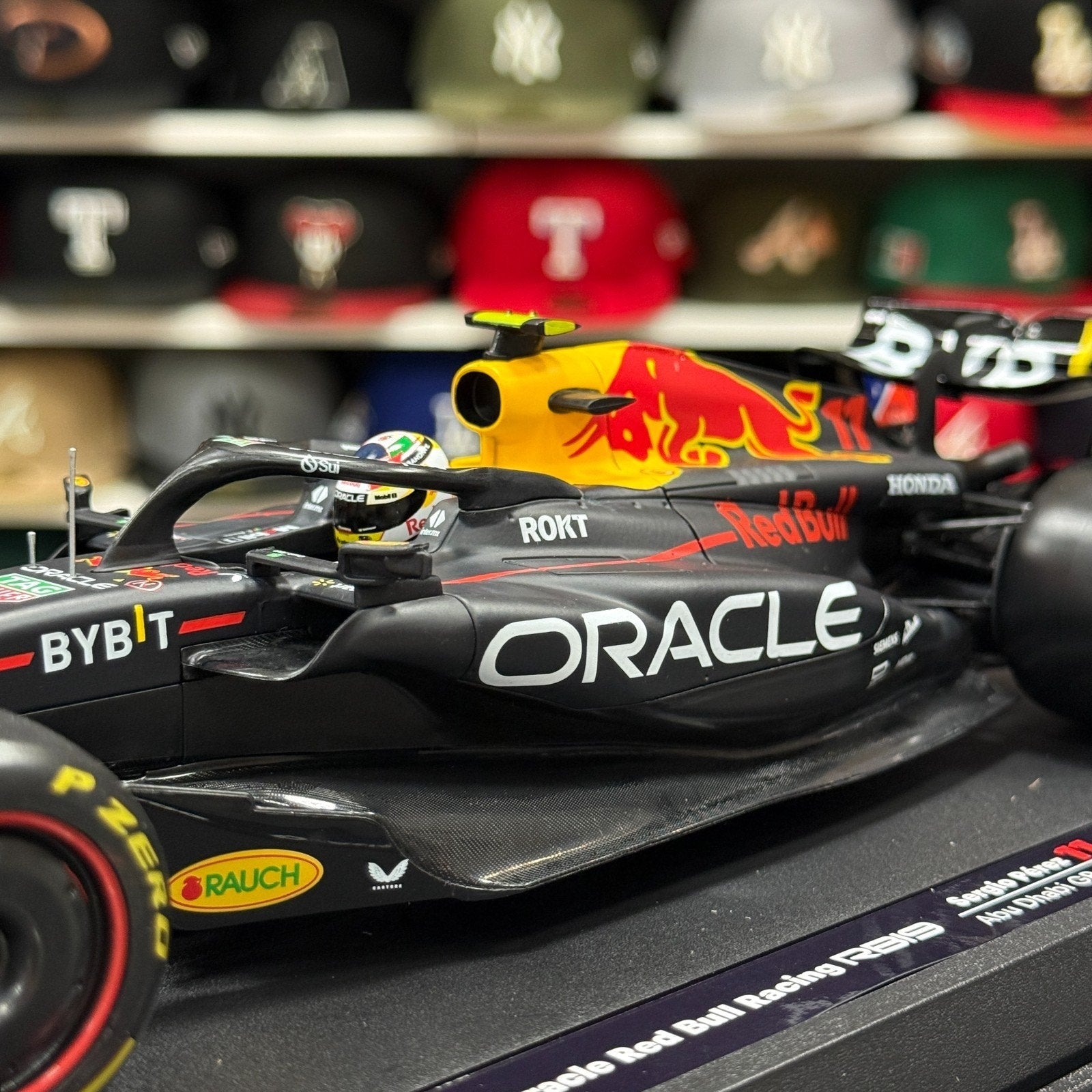 Bburago Red Bull Formula 1 F1 'Sergio Perez - Abu Dhabi GP' 1/18 Scale Model F1 Car | New - Product Image