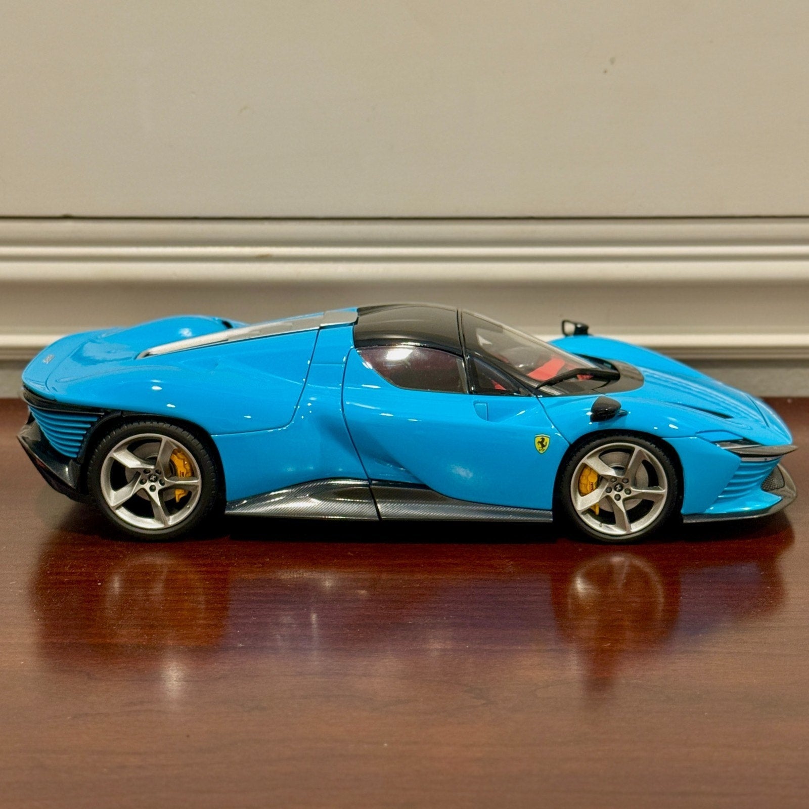 Bburago Signature Ferrari Daytona SP3 Spider 'Closed Top' Blue 1/18 Scale Diecast Model Car | In Box - Product Image