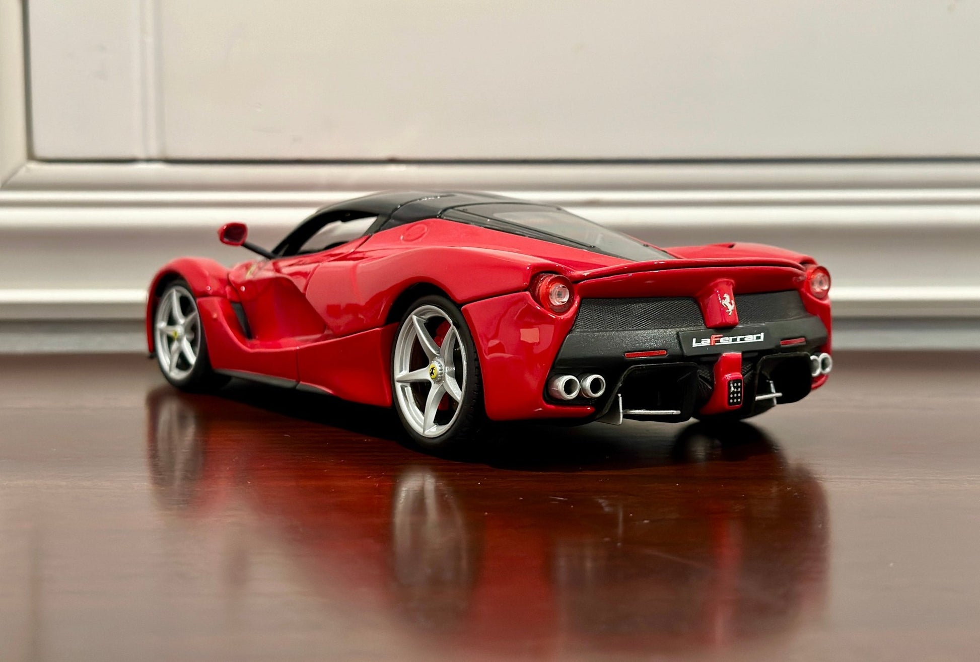 Bburago Signature Ferrari LaFerrari Red/Black 1/18 Scale Diecast Model Car | New - Product Image