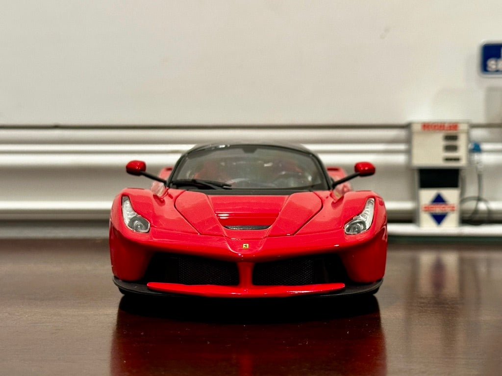Bburago Signature Ferrari Laferrari Red/Black 1/18 Scale Diecast Model Car | New - Product Image
