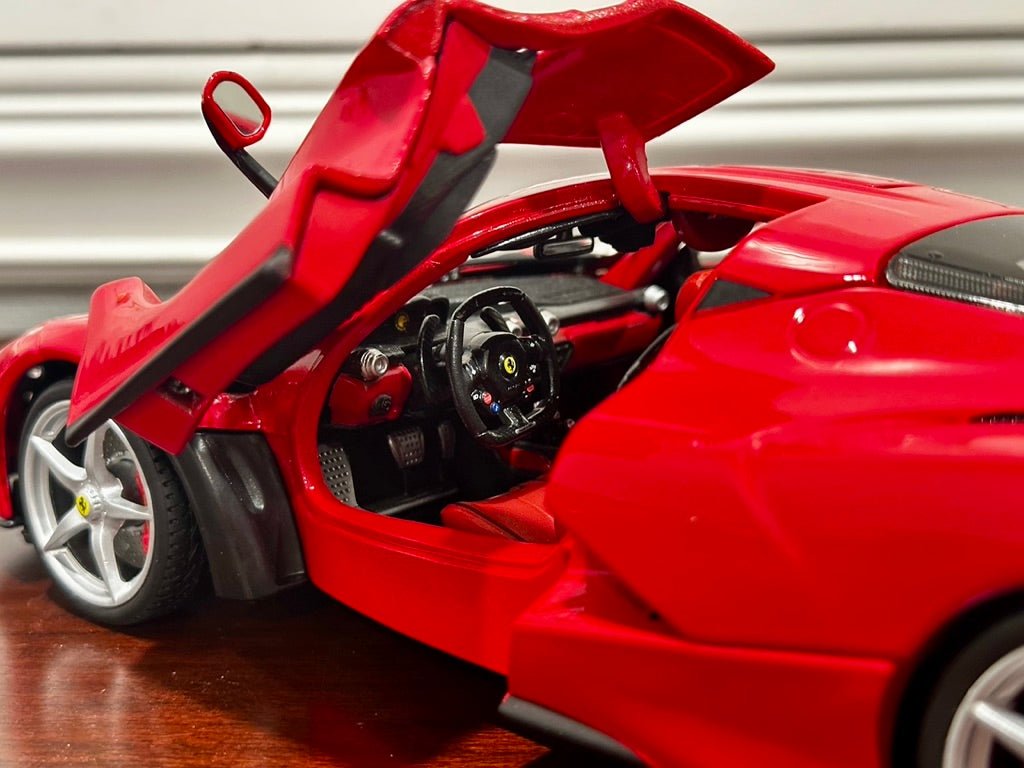 Bburago Signature Ferrari Laferrari Red/Red 1/18 Scale Diecast Model Car | New - Product Image
