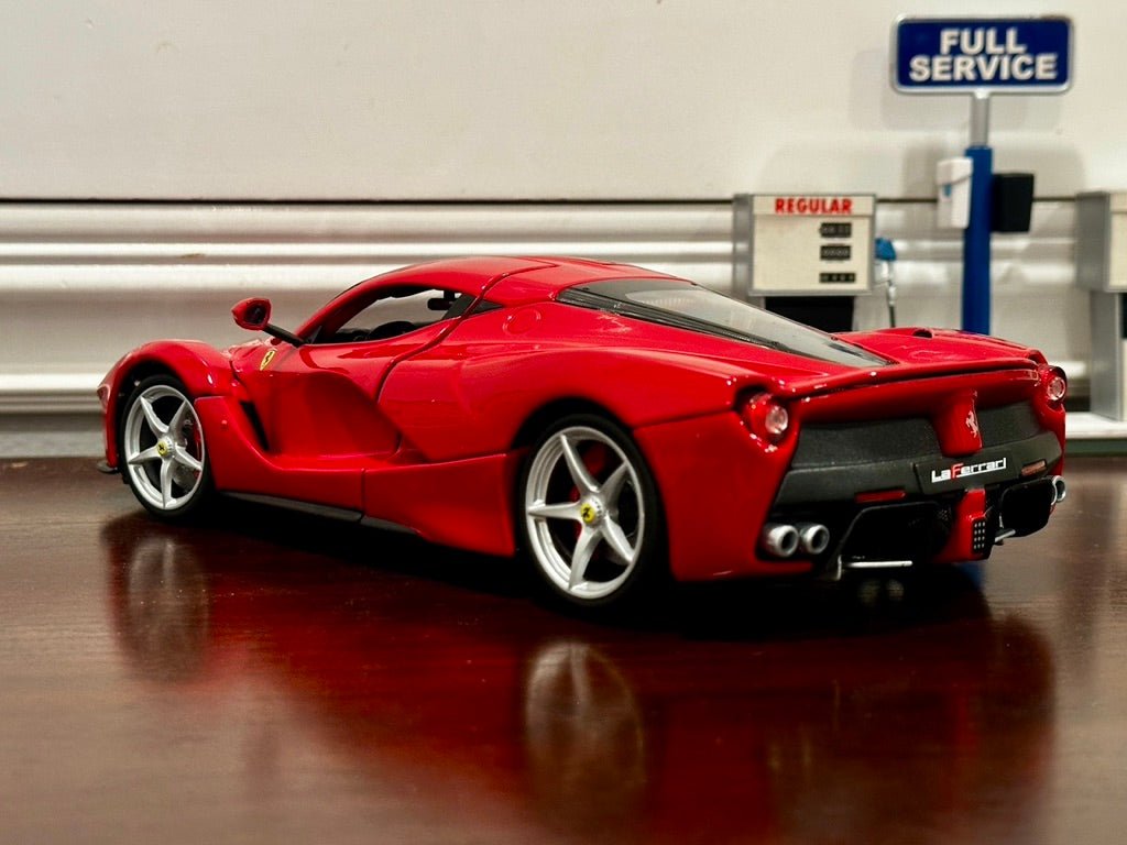 Bburago Signature Ferrari Laferrari Red/Red 1/18 Scale Diecast Model Car | New - Product Image